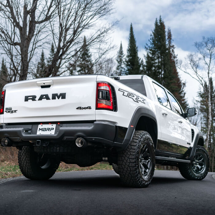 Exploring the Pros and Cons of Adding Running Boards to Your Pickup Truck